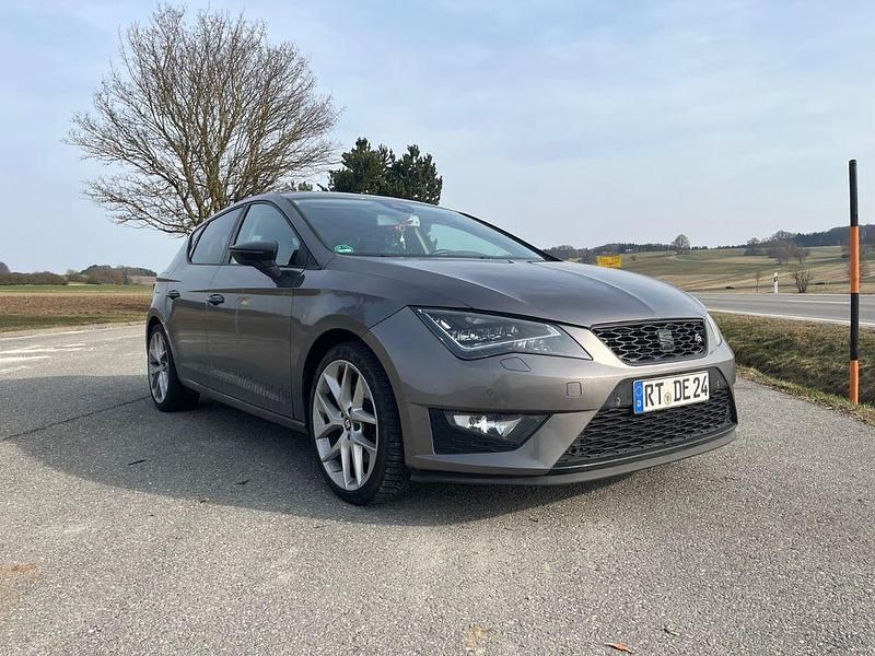 Second-hand Seat Leon FR 184 CP (135 kW) 2015 Gri Berlinǎ