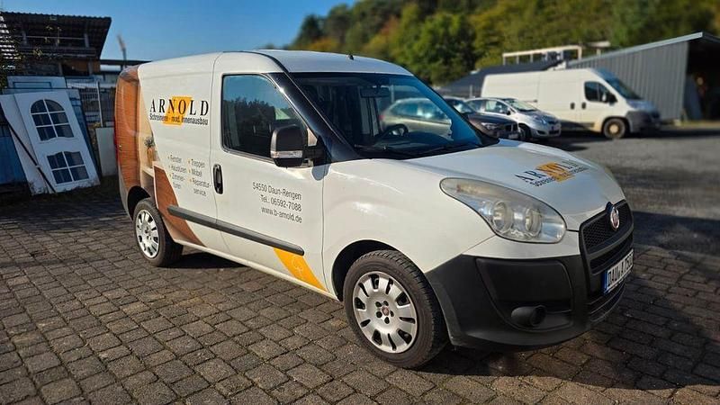 Weiß Gebraucht 2014 Fiat Doblò Van / Kleinbus | 3.900 € (Superpreis) - Bild 1/4