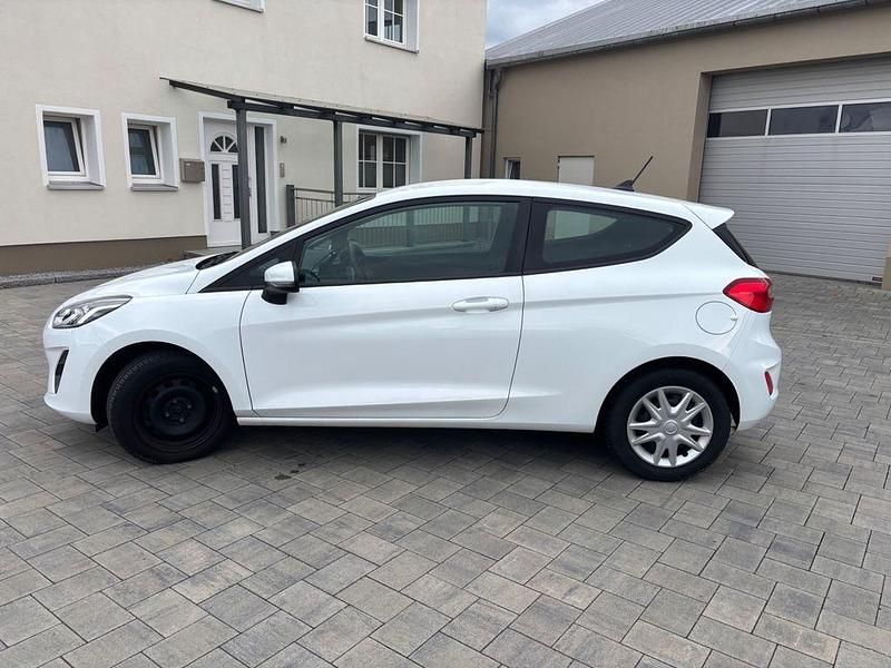 Weiß Gebraucht 2020 Ford Fiesta Cool & Connect Kleinwagen | 8.500 € (Guter Preis) - Bild 1/4