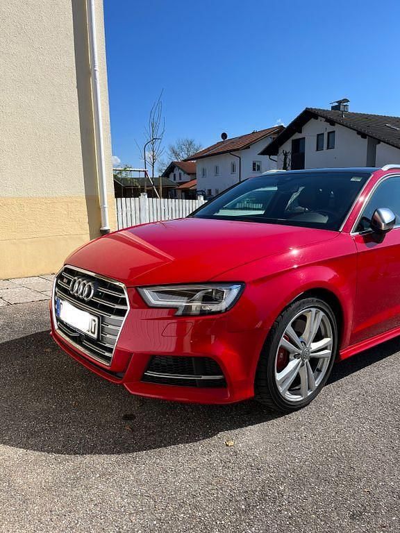 Gebraucht Audi S3 Sport 310 PS (228 kW) 2017 Rot Limousine