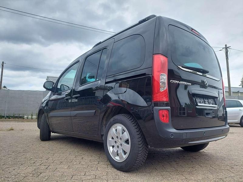 Gebraucht Mercedes Citan 111 Edition 116 PS (85 kW) 2020 Dravitschwarz Kombi
