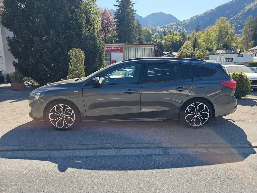Second-hand Ford Focus ST-Line 182 CP (133 kW) 2019 Gri Berlinǎ