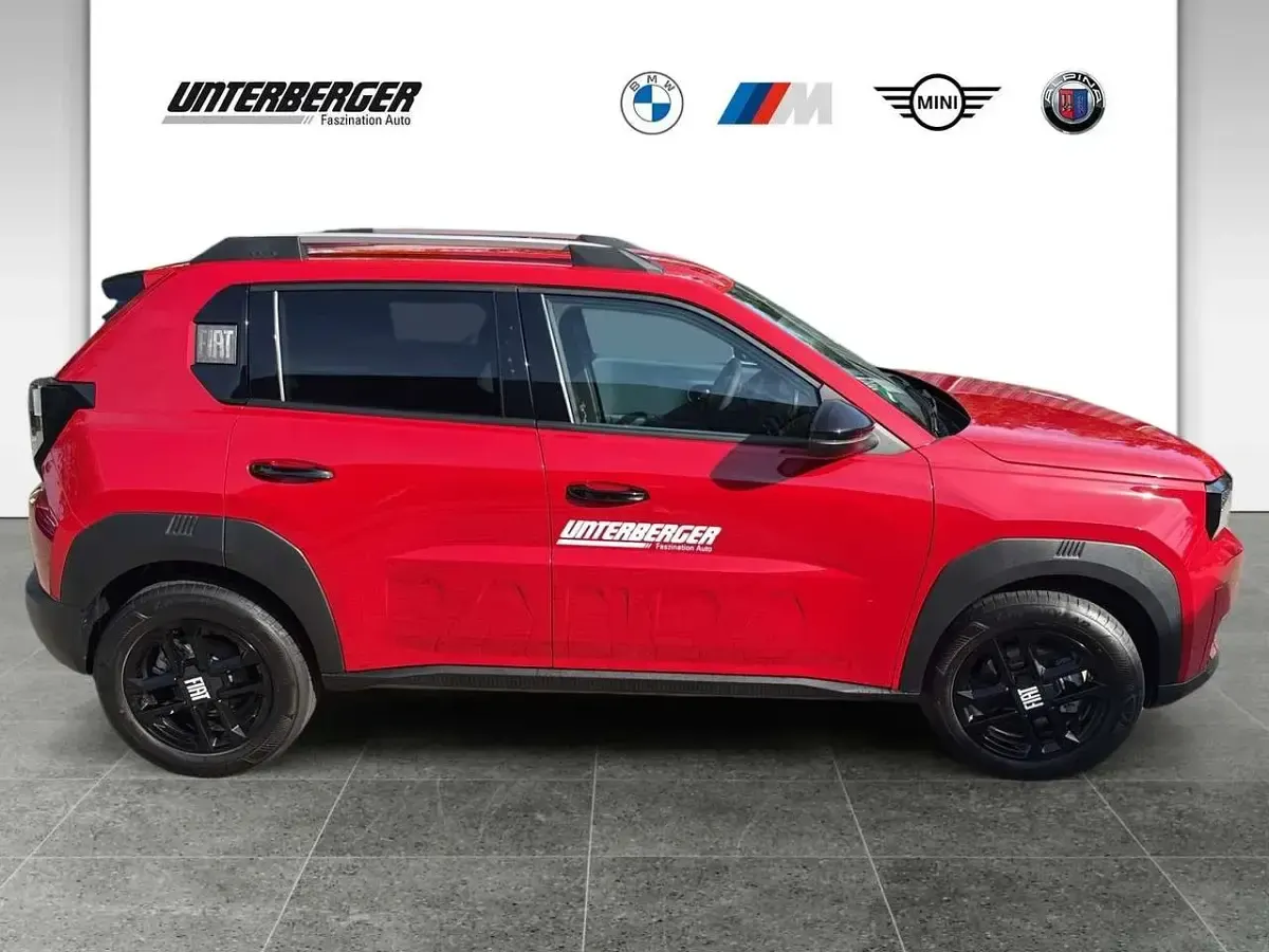 Neu Fiat Grande Panda 101 PS (74 kW) 2026 Rot Kleinwagen