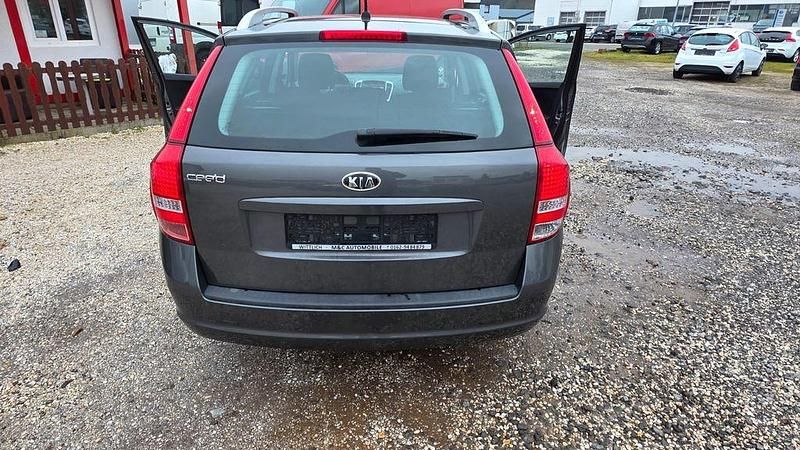 Gebraucht Kia Ceed 105 PS (77 kW) 2012 Grau Kleinwagen