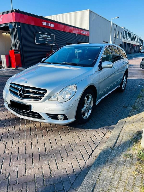 Grün Gebraucht 2010 Mercedes 320 Limousine | 5.700 € - Bild 1/4