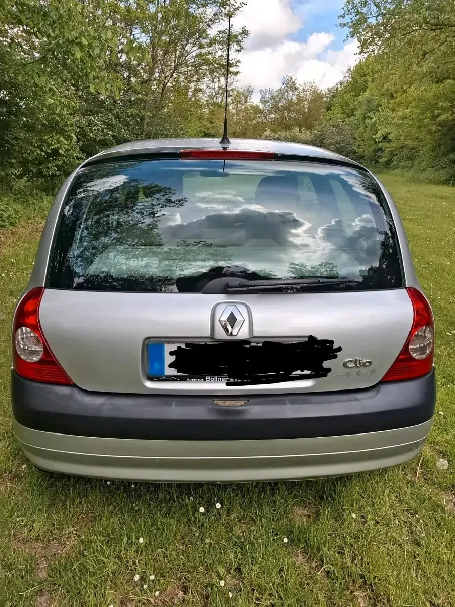 Gebraucht Renault Clio 58 PS (42 kW) 2005 Silber Kleinwagen