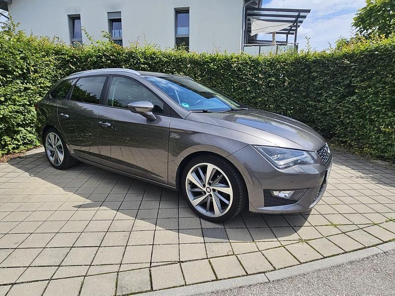 Grau Gebraucht 2014 Seat Leon ST FR Kombi | 9.900 € (Guter Preis) - Bild 1/4