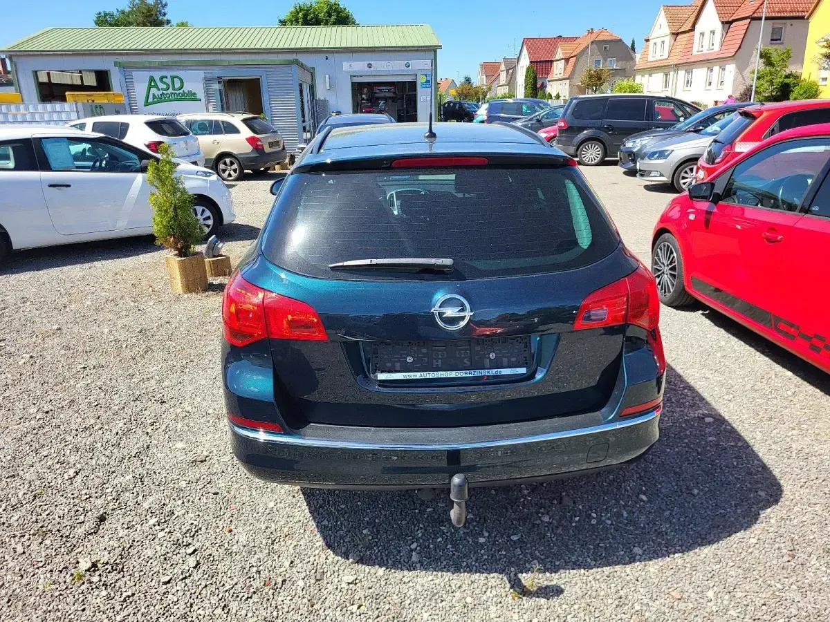 Gebraucht Opel Astra 120 PS (88 kW) 2015 Grün Kombi