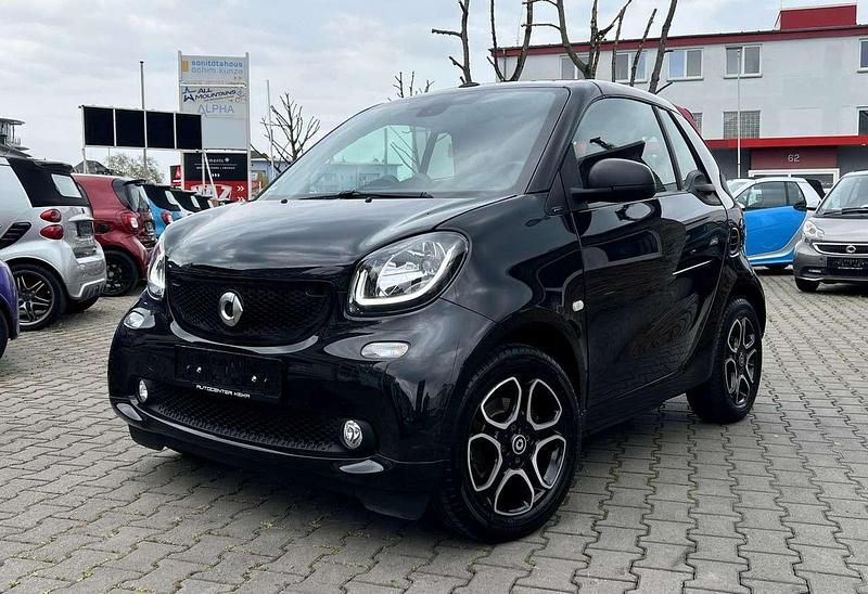 Deep black Gebraucht 2018 Smart ForTwo Coupé Cabrio | 15.990 € (Teuer) - Bild 1/4