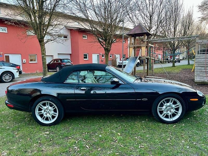 Gebraucht Jaguar XK8 298 PS (219 kW) 2001 Schwarz Cabrio