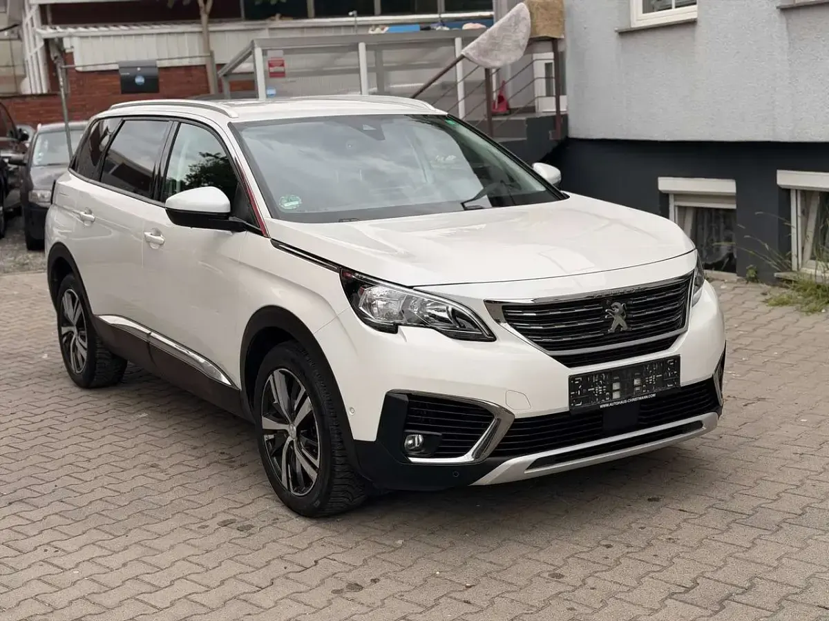 Gebraucht Peugeot 5008 Allure 131 PS (96 kW) 2018 Weiss perlglänzend/metall SUV