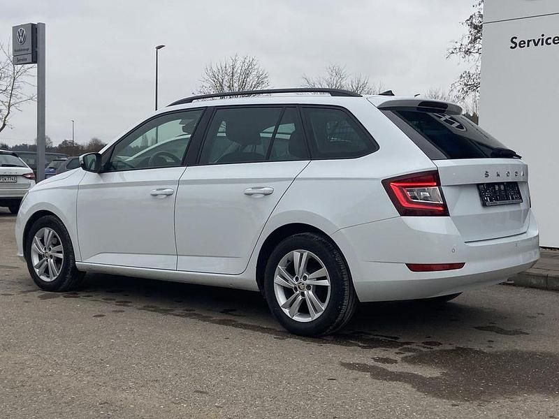 Gebraucht Skoda Fabia 95 PS (69 kW) 2022 Weiß Kleinwagen
