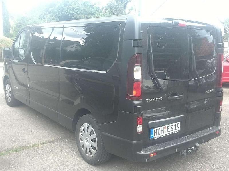 Gebraucht Renault Trafic Expression 145 PS (106 kW) 2015 Schwarz Van / Kleinbus