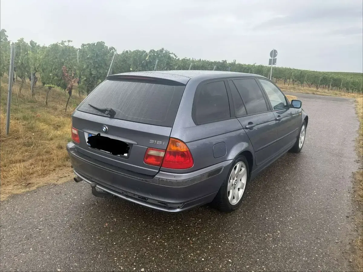 Gebraucht BMW 318 143 PS (105 kW) 2005 Blau Kombi