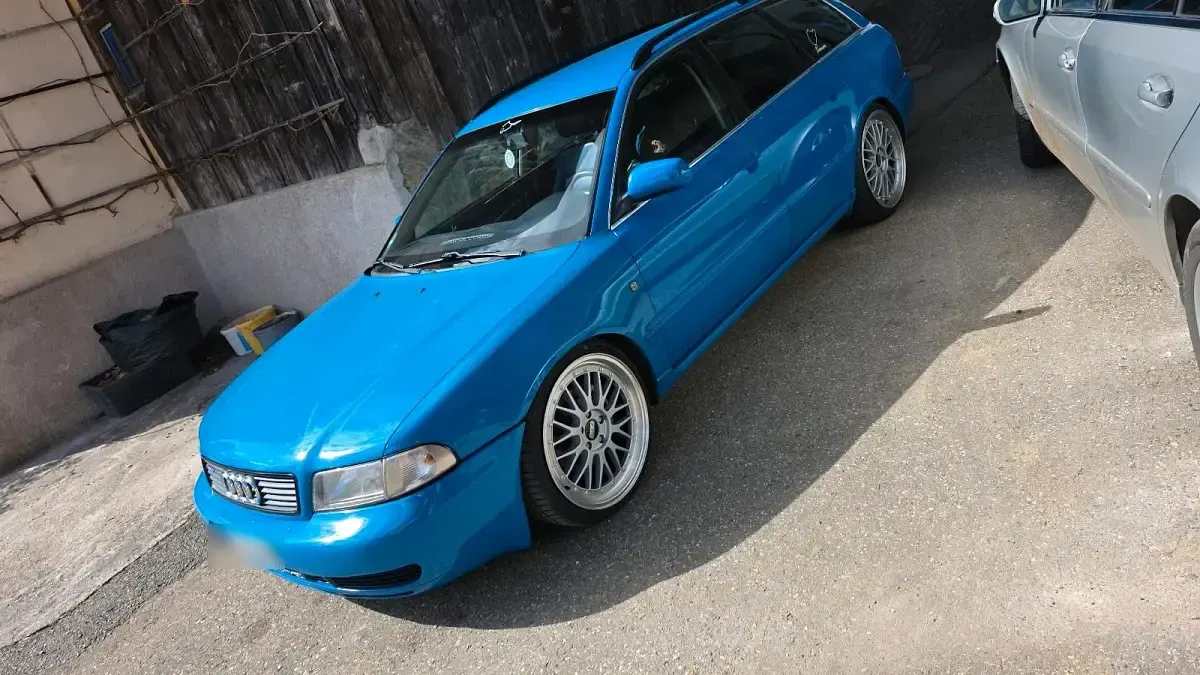 Gebraucht Audi A4 210 PS (154 kW) 1997 Blau Kombi