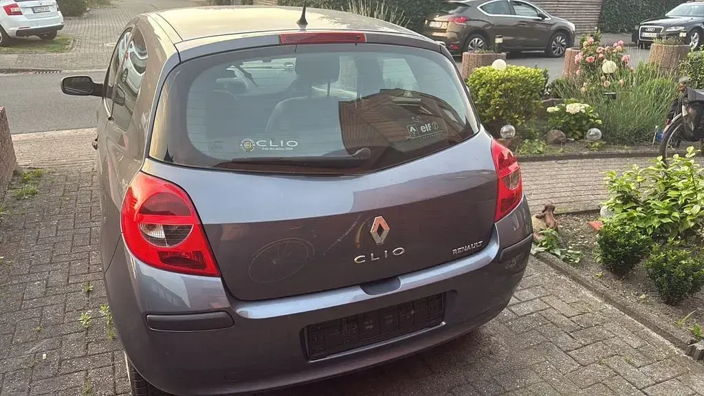 Gebraucht Renault Clio II Authentique 75 PS (55 kW) 2006 Blau Limousine