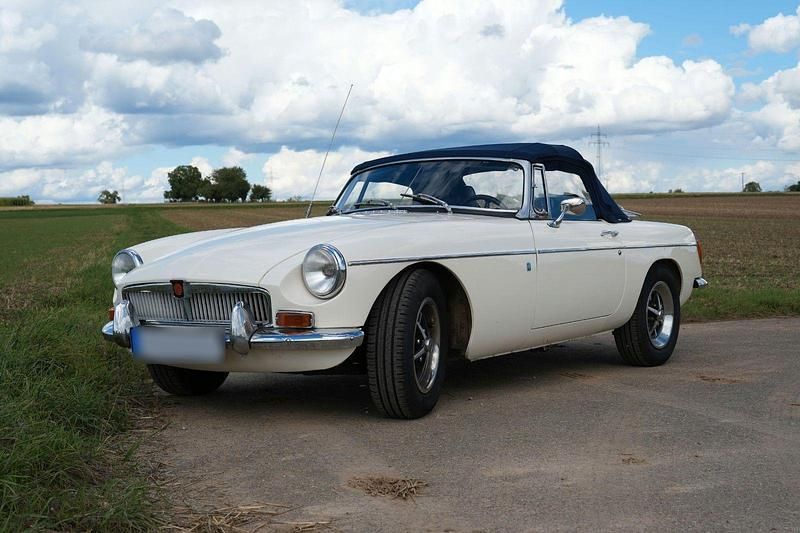 Używany MG B 94 KM (69 kW) 1972 Biały Kabriolet