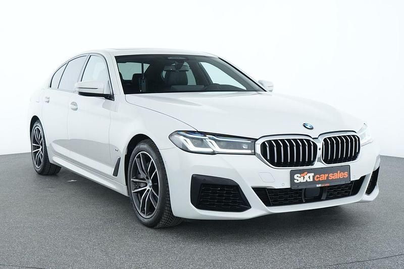 Weiß Gebraucht 2023 BMW 540 M Sport Limousine | 43.440 € (Fairer Preis) - Bild 1/4