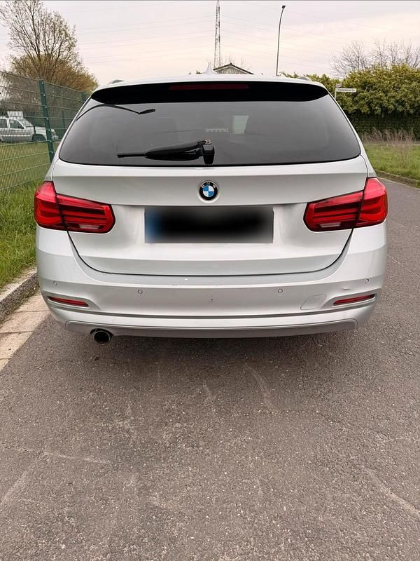 Gebraucht BMW 318 150 PS (110 kW) 2016 Silber Kombi