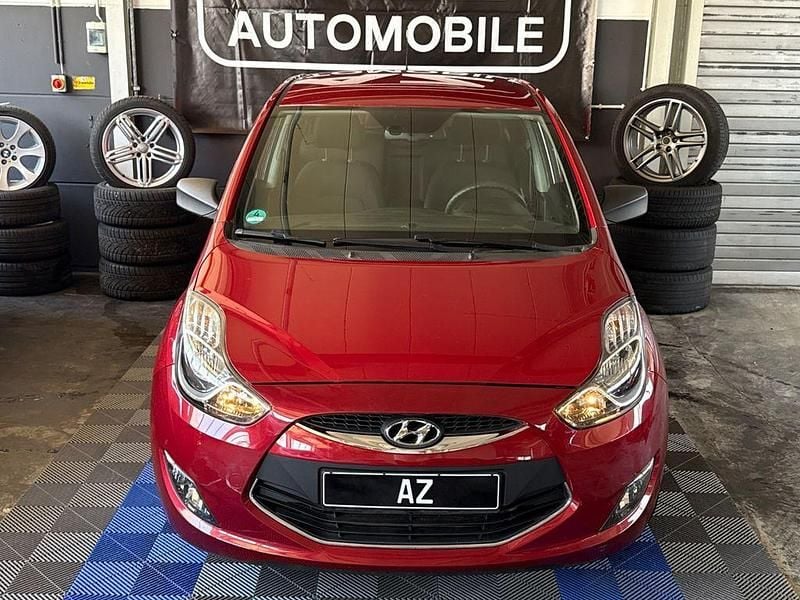 Gebraucht Hyundai ix20 Classic 90 PS (66 kW) 2011 Rot Kleinwagen