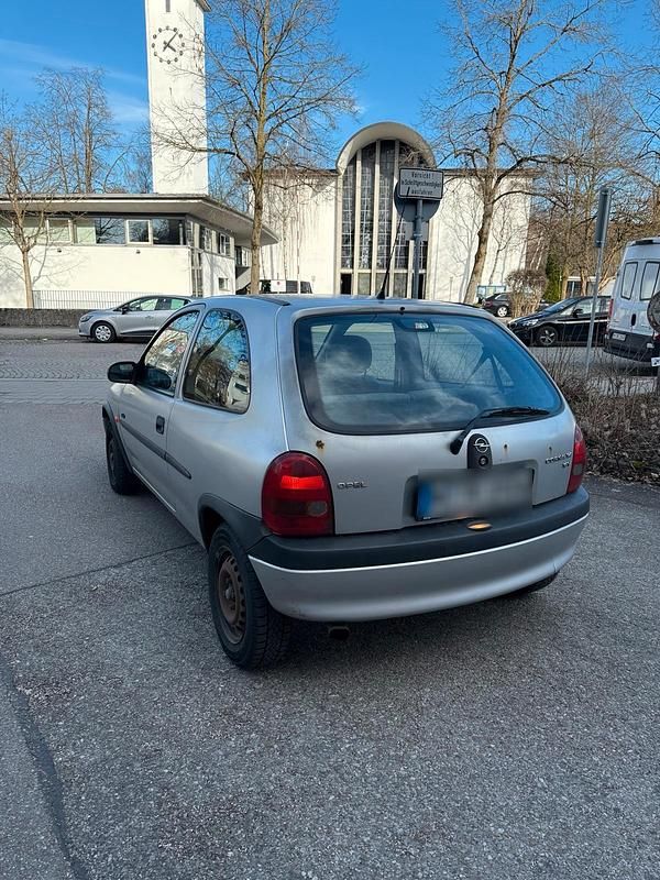 Gebraucht Opel Corsa 90 PS (66 kW) 1997 Silber Kleinwagen