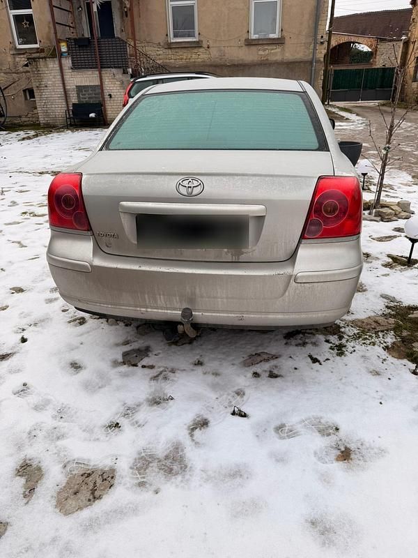 Gebraucht Toyota Avensis 116 PS (85 kW) 2003 Silber Limousine