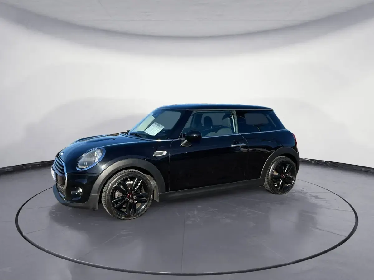 Gebraucht Mini Cooper 136 PS (100 kW) 2019 Schwarz Kleinwagen