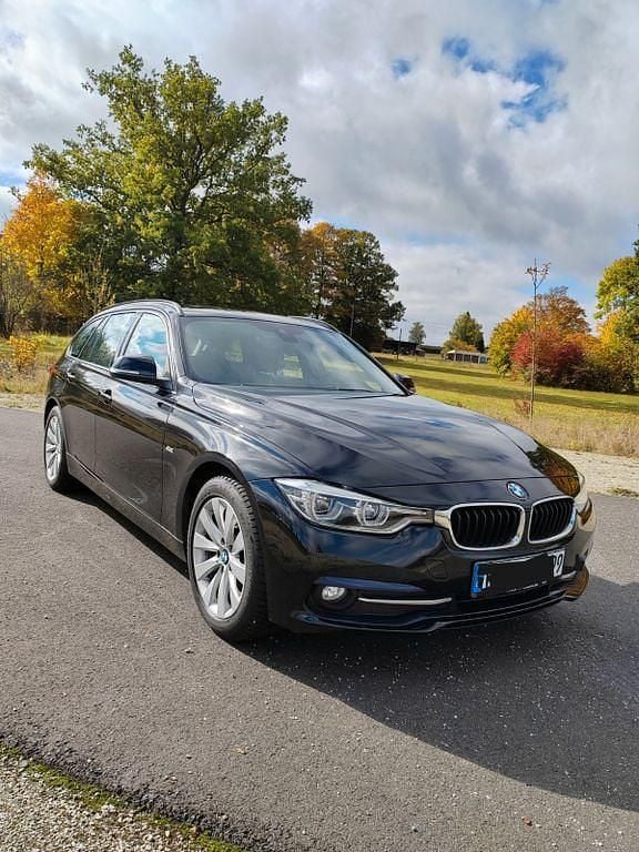 Schwarz Gebraucht 2016 BMW 318 Sport Line Kombi | 12.300 € (Guter Preis) - Bild 1/4