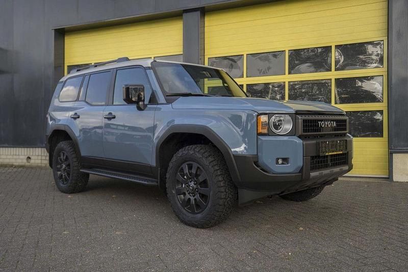 Neu Toyota Land Cruiser Edition 205 PS (150 kW) 2025 SUV