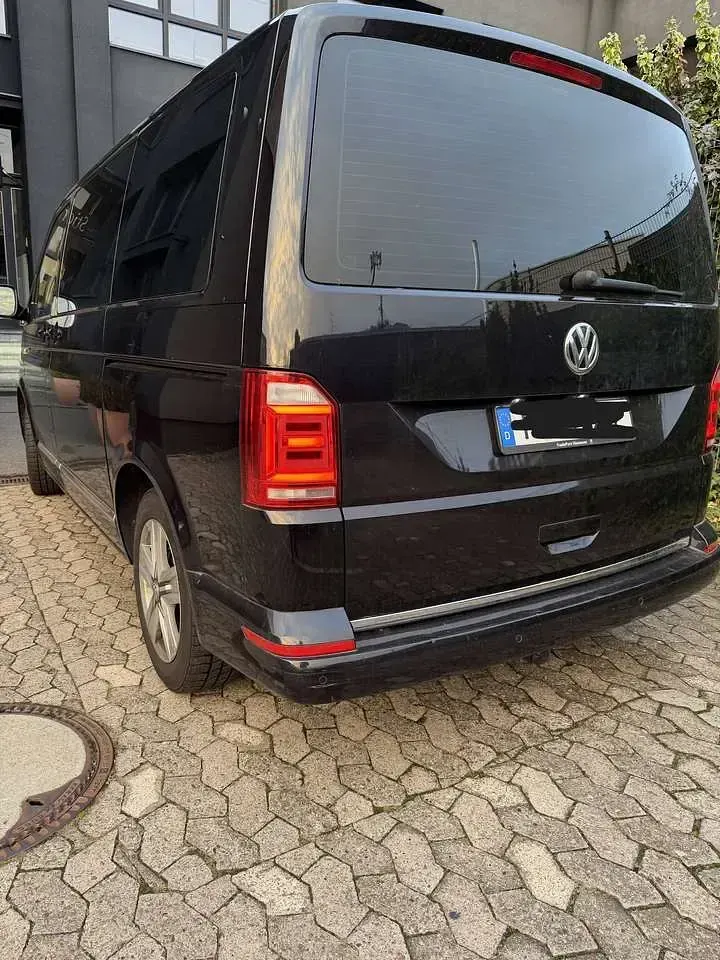 Gebraucht VW Multivan Highline 204 PS (150 kW) 2017 Schwarz Van / Kleinbus