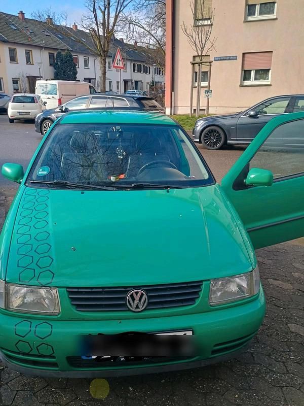 Grün Gebraucht 1998 VW Polo Kleinwagen | 800 € (Guter Preis) - Bild 1/4