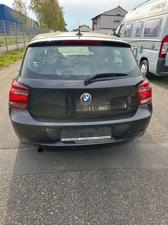 Gebraucht BMW 116 136 PS (100 kW) 2011 Schwarz Kleinwagen