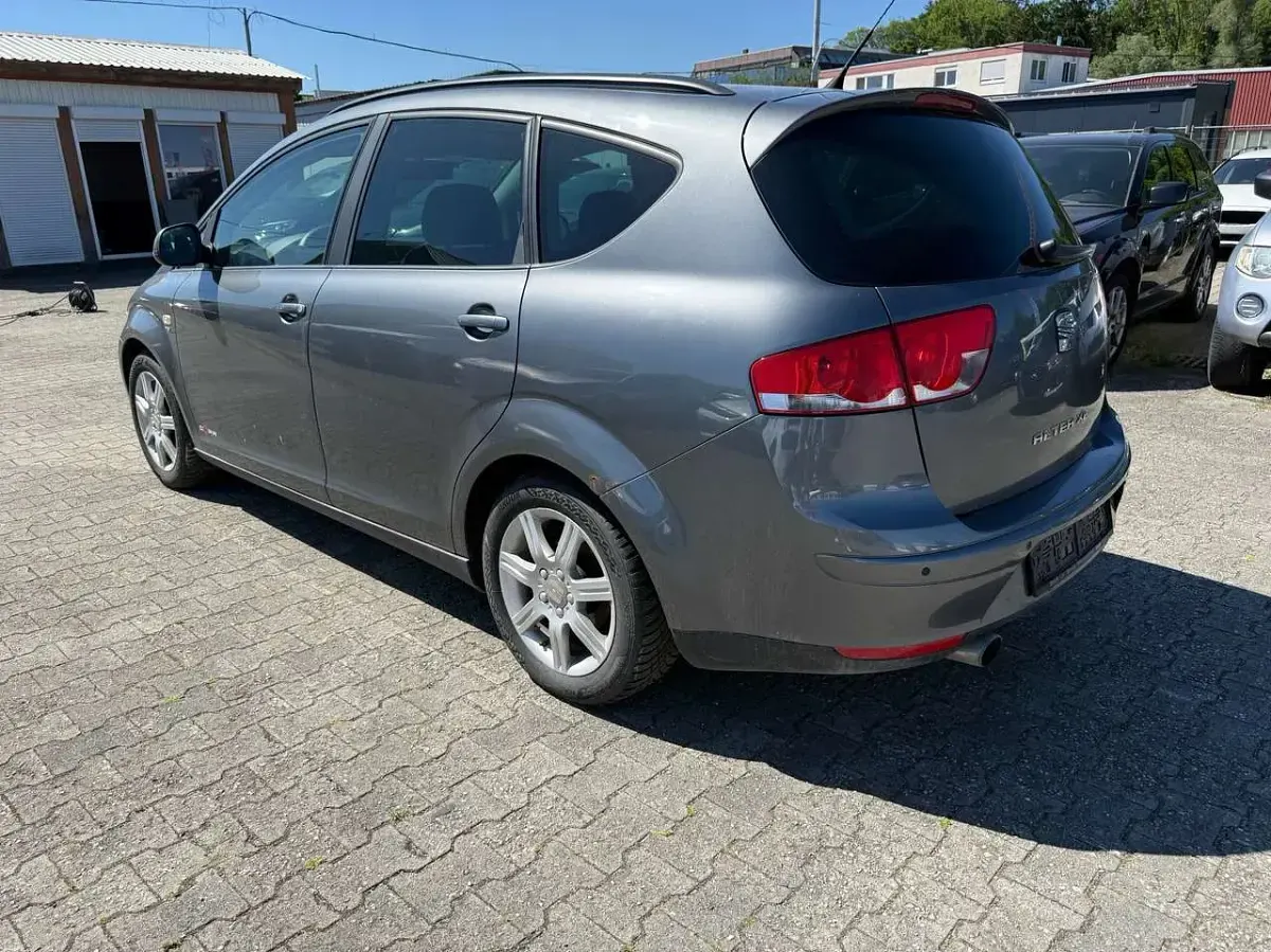 Gebraucht Seat Altea Ecomotive 105 PS (77 kW) 2012 Grau Kombi