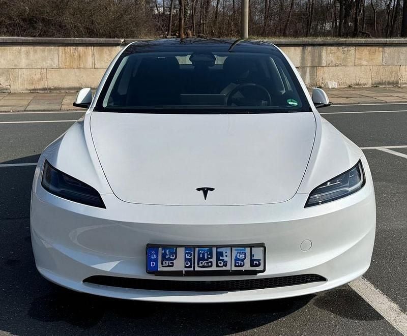 Gebraucht Tesla Model 3 Long Range RWD 235 kW (320 PS) 2024 Weiß Limousine