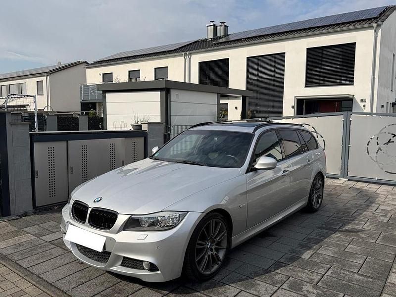 Gebraucht BMW 330 Exclusive 245 PS (180 kW) 2011 Grau Kombi