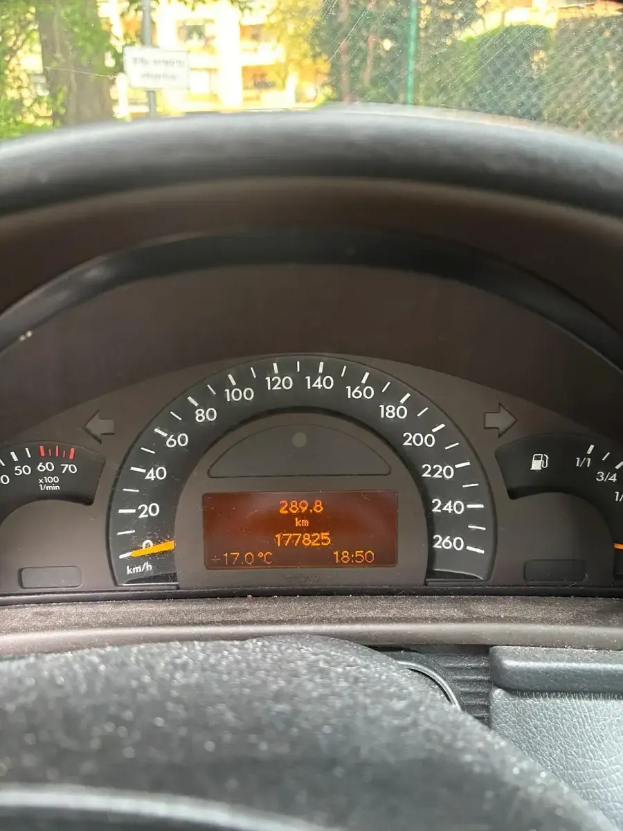 Gebraucht Mercedes C200 Classic 163 PS (119 kW) 2000 Silber Limousine