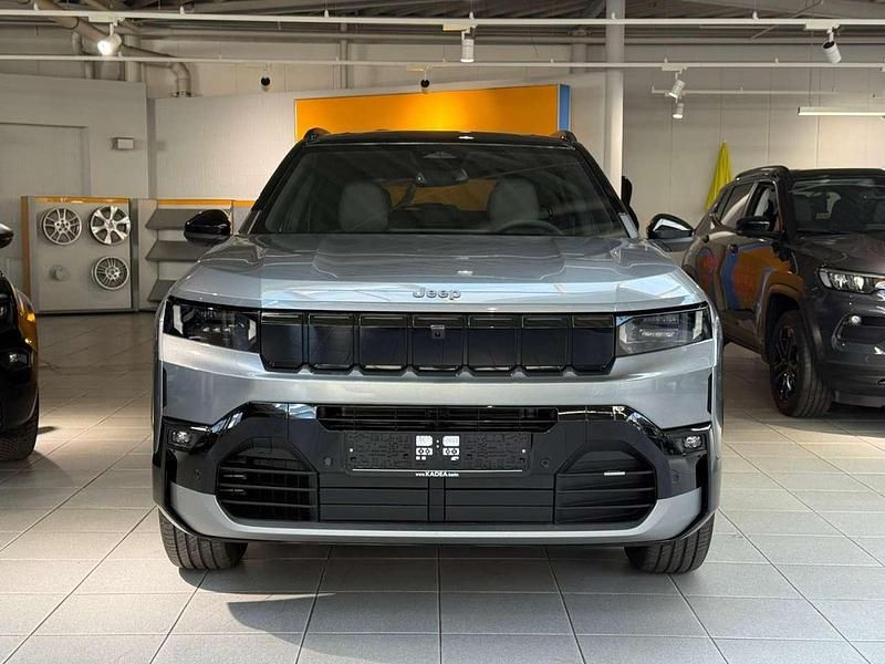 Neu Jeep Compass 145 PS (106 kW) 2026 Yosemite grey mit dach in vulc SUV