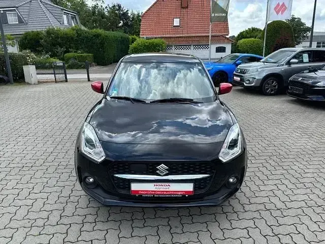 Gebraucht Suzuki Swift Comfort 83 PS (61 kW) 2021 Super black pearl metallic (metallic) Kleinwagen