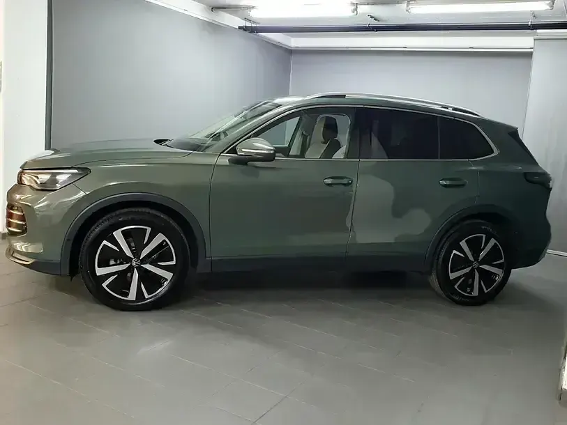 Usata VW Tiguan Elegance 150 CV (110 kW) 2024 Verde SUV