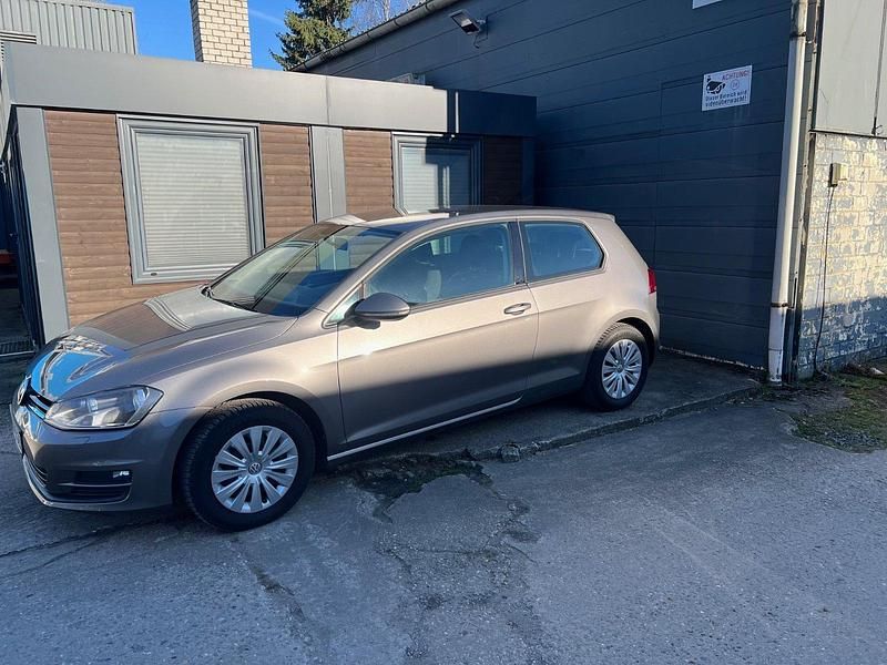 Gebraucht VW Golf VII 85 PS (62 kW) 2014 Grau Limousine