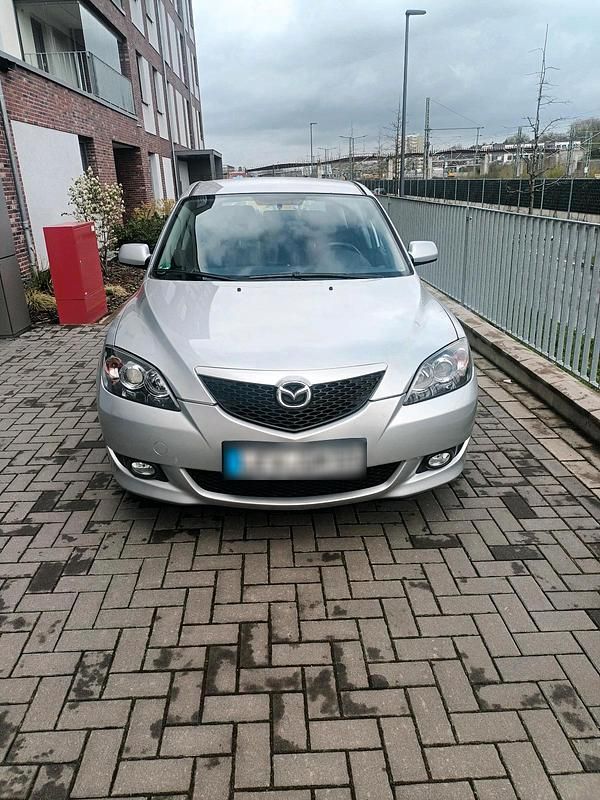 Usata Mazda 3 105 CV (77 kW) 2004 Argento Utilitaria