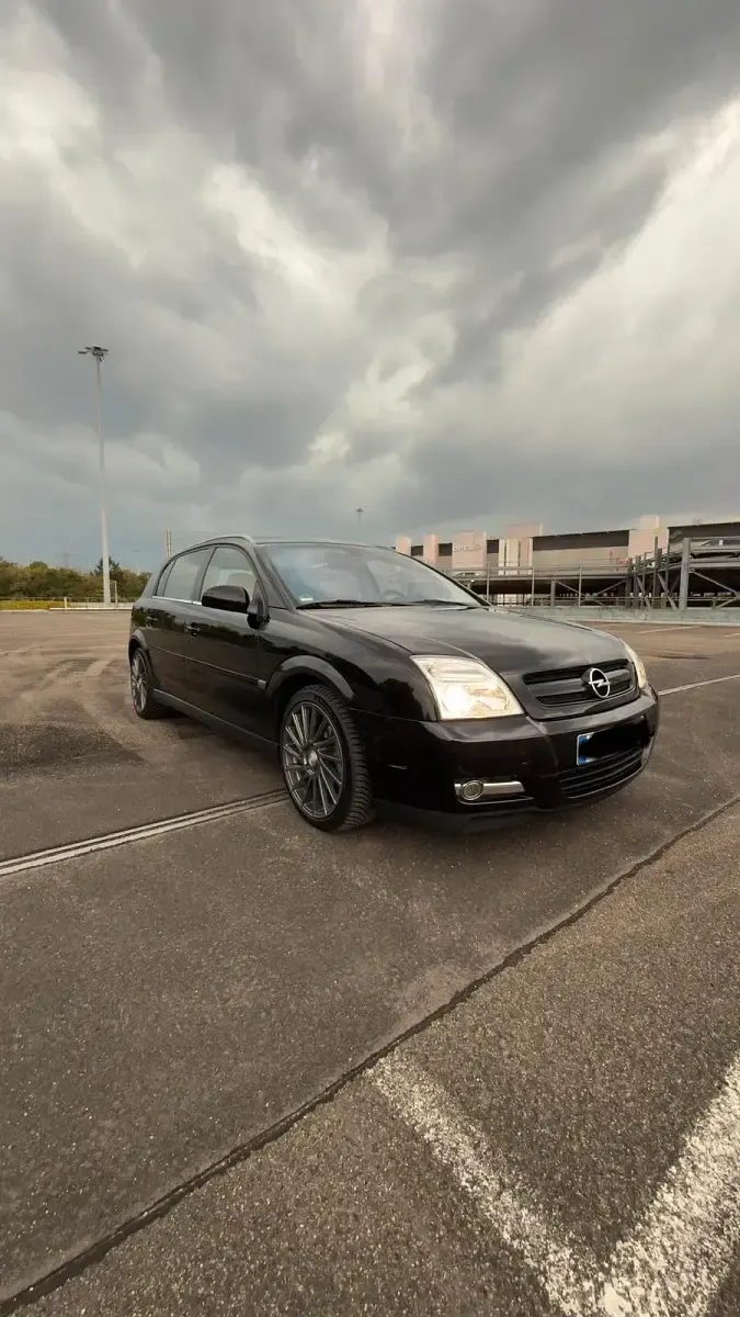 Gebraucht Opel Signum 150 PS (110 kW) 2004 Schwarz Kleinwagen
