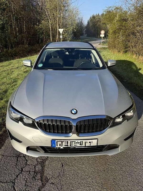 Gebraucht BMW 320 Advantage 190 PS (139 kW) 2020 Grau Kombi