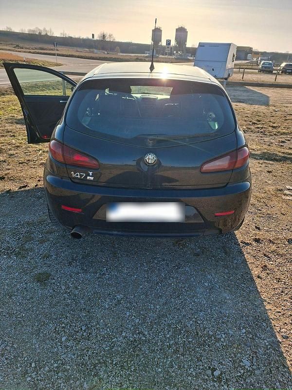 Gebraucht Alfa Romeo 147 120 PS (88 kW) 2008 Schwarz Kleinwagen
