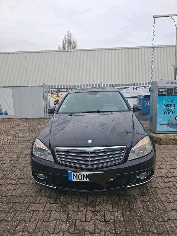 Schwarz Gebraucht 2008 Mercedes C320 Limousine | 4.899 € (Guter Preis) - Bild 1/4