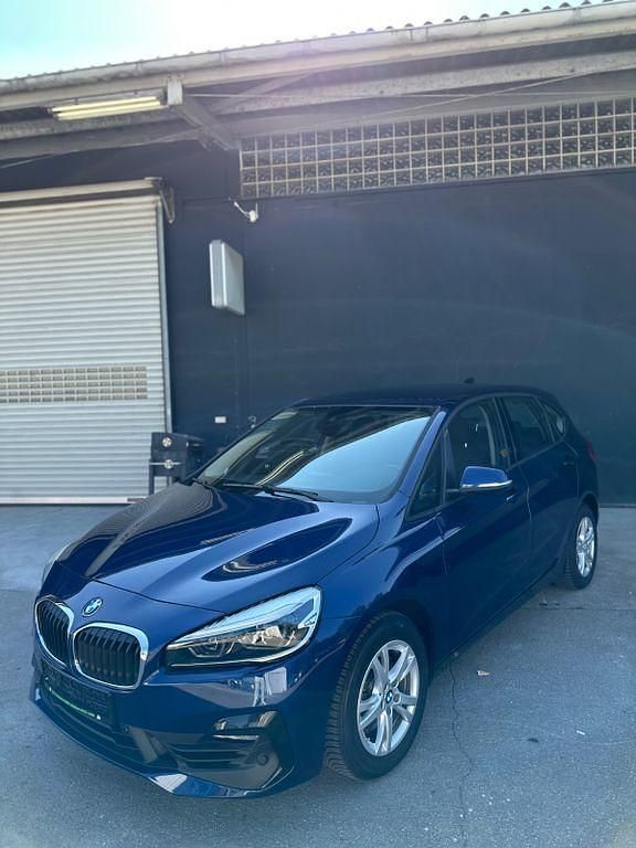 Blau Gebraucht 2019 BMW 220 Active Tourer Advantage Van / Kleinbus | 17.900 € (Guter Preis) - Bild 1/4