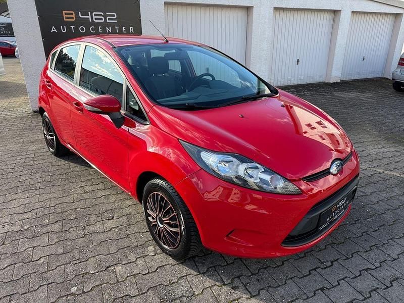 Gebraucht Ford Fiesta Trend 60 PS (44 kW) 2009 Rot Kleinwagen