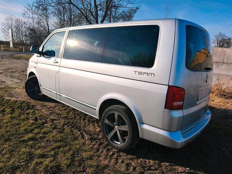 Gebraucht VW T5 Comfortline 140 PS (102 kW) 2010 Silber Van