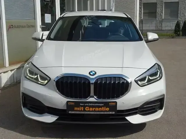 Gebraucht BMW 118 Advantage 150 PS (110 kW) 2022 Weiß Kleinwagen