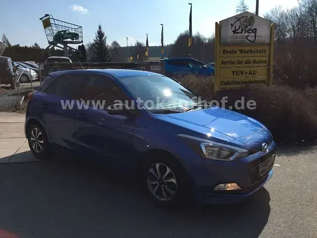 Gebraucht Hyundai i20 Passion 84 PS (61 kW) 2018 Blau Kleinwagen